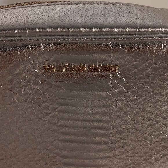 Victoria's Secret Metallic Silver Croc Embossed Crossbody Purse - Picture 2 of 8